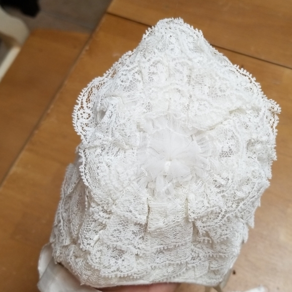 Vintage baby bonnets - 3 white & cream - Picture 4 of 7